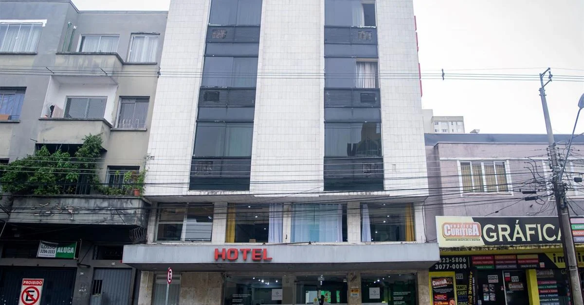 Praça Tiradentes: o coração histórico de Curitiba e ponto de partida ideal para conhecer a cidade