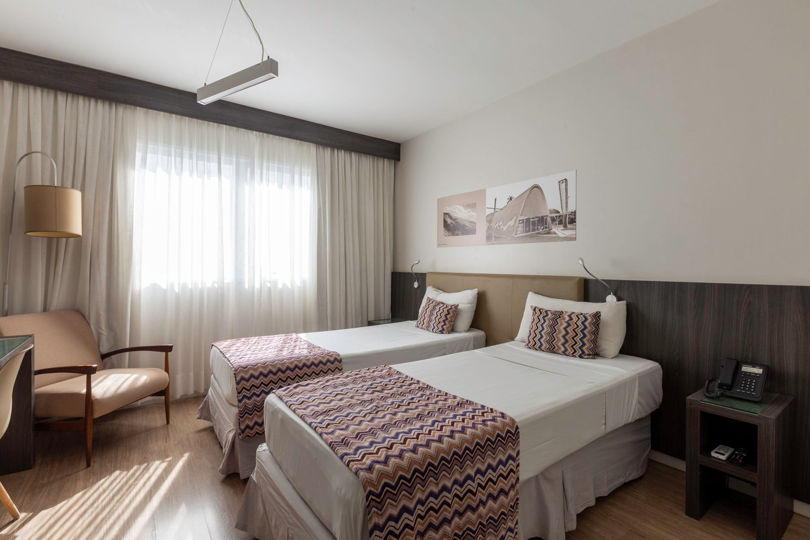 Descubra a Praça Rui Barbosa em Belo Horizonte e hospede-se com conforto no CHA Hotéis