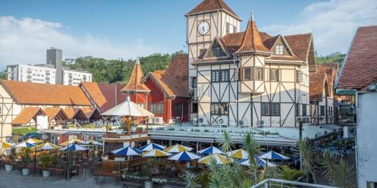 Blumenau celebra 175 anos com uma super festa: confira as dicas de hospedagem