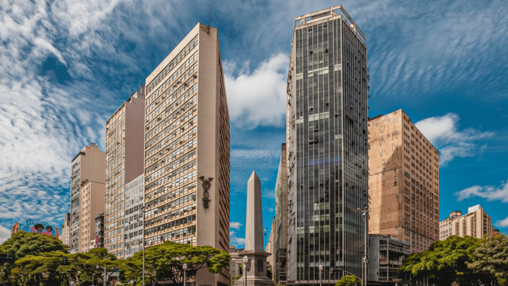 Praça Sete de Setembro: encontro, história e movimento no centro de BH