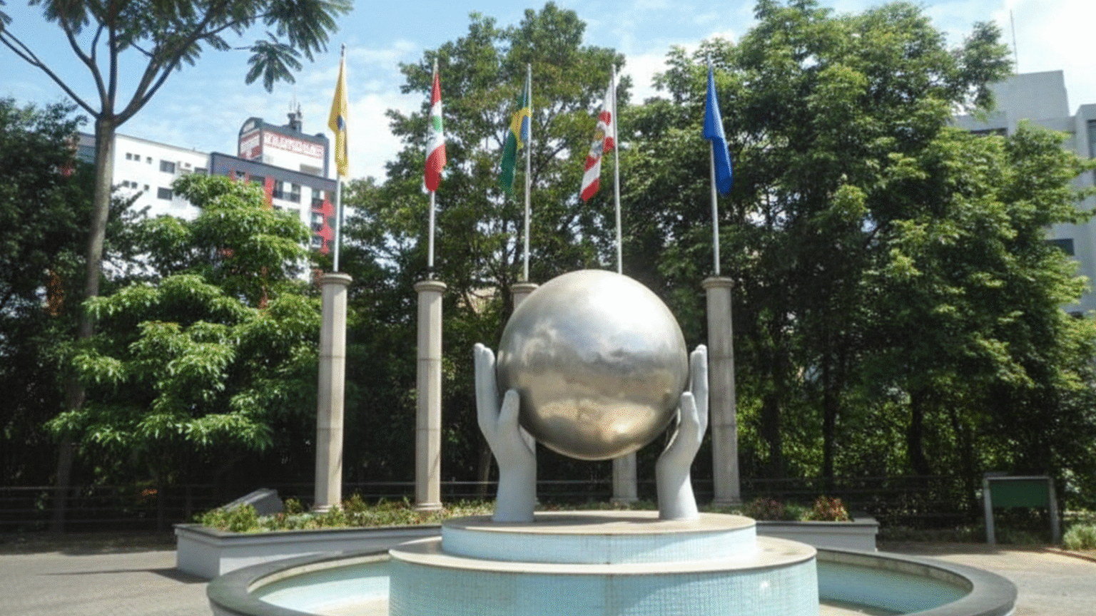 Praça da Paz: um monumento à harmonia e à convivência em Blumenau