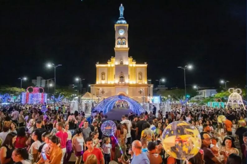 Apucarana comemora êxito do Natal da Família 2025 e entra em clima de festa para um encerramento histórico - Royal Plaza Hotel Apucarana